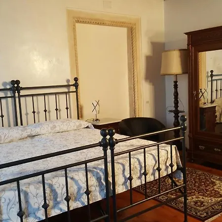 Curti Bed & Breakfast 4*