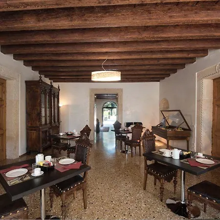 Curti Bed & Breakfast 4*