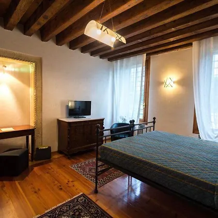 Curti Bed & Breakfast 4*