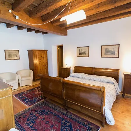 Curti Bed & Breakfast