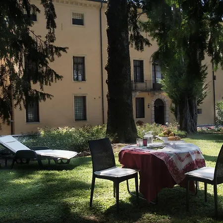 ベッド・アンド・ブレックファスト Curti